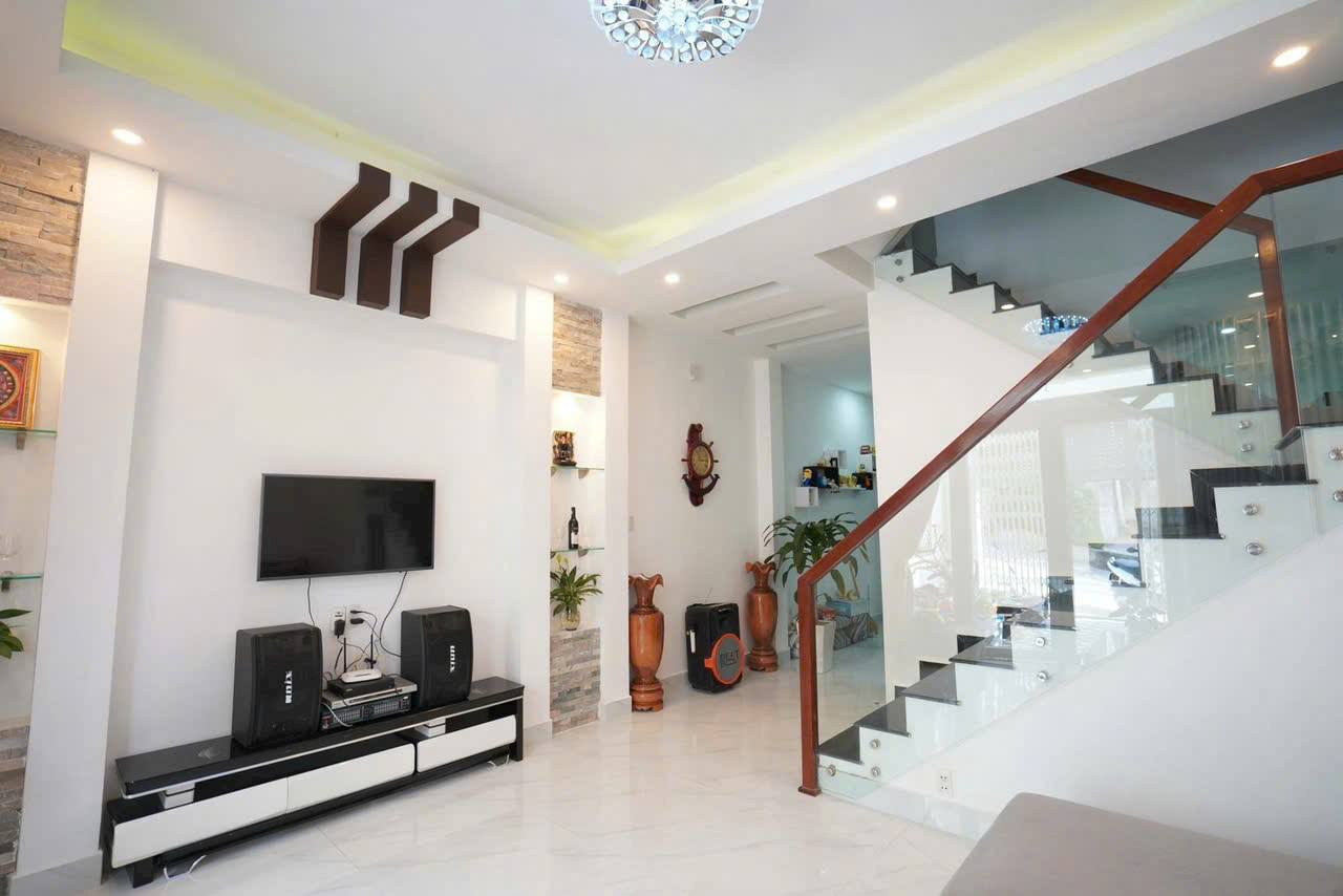 CẦN BÁN NHÀ ĐANG CHO THUÊ LÀM HOMESTAY Mặt tiền đường nhựa Cổ Loa, Phường 2, Đà Lạt - Ảnh chính